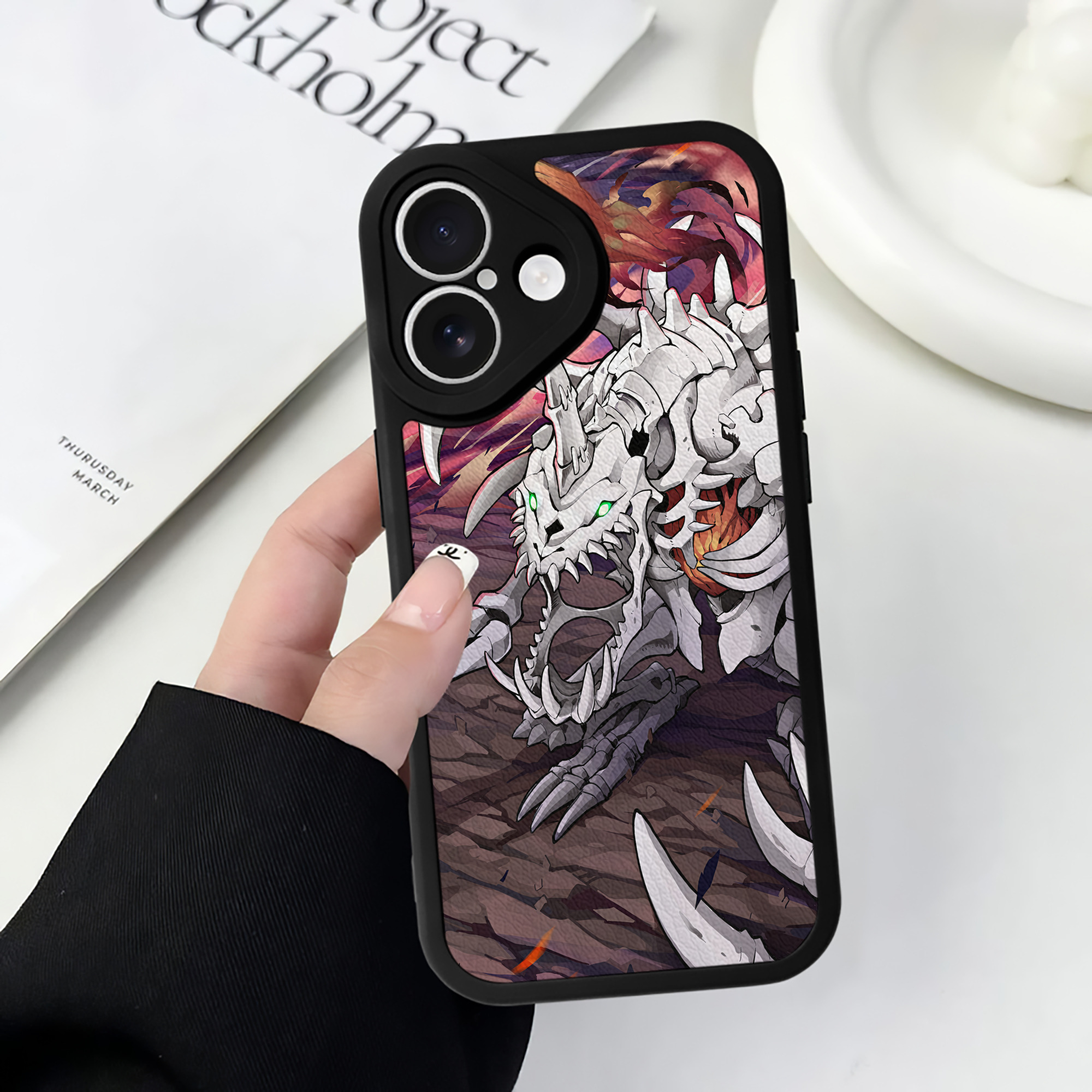（画像用） Digimon デジタルモンスター/デジモン 【iPhone 16シリーズ対応】シリコンスマホケース（レザー調） 材質：シリコン
